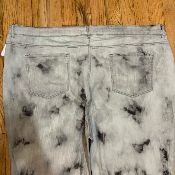 Logo Lori Goldstein NWT Gray Gravel Cloud Wash Skinny Jeans - Picture 6 of 12